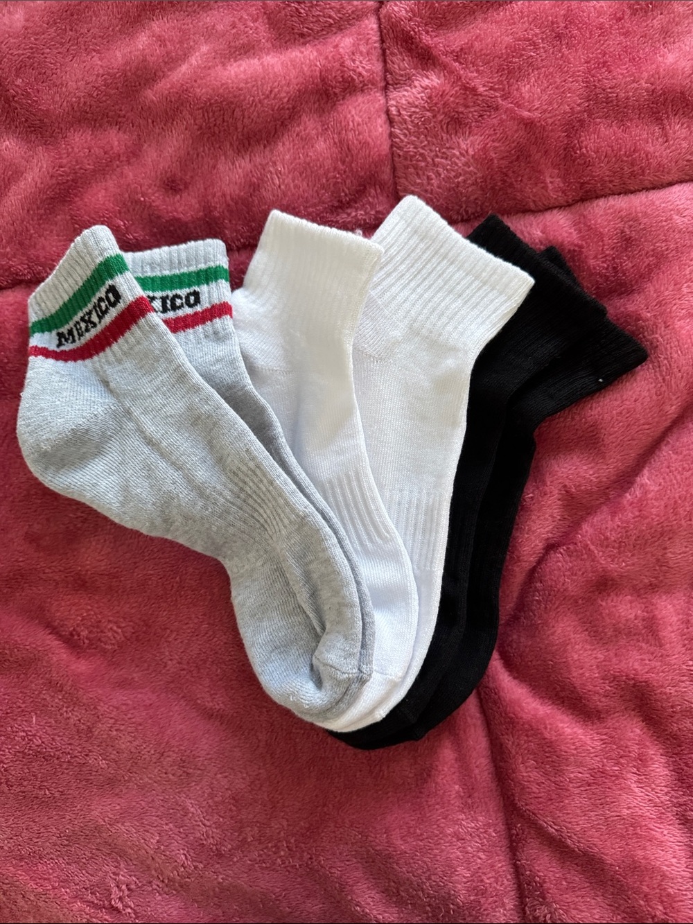 Mexico Stripe Ankle Socks - Pack of 3 (Gray, White, Black)